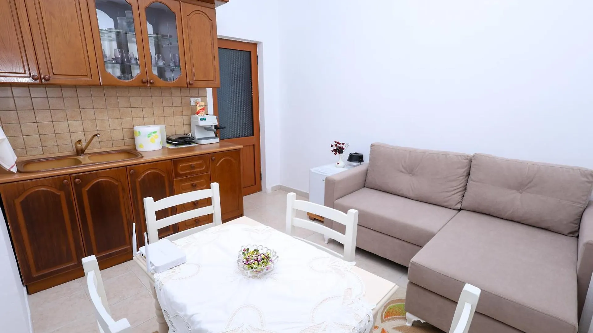 The Cozy 2 Room Apartment Berat Albania